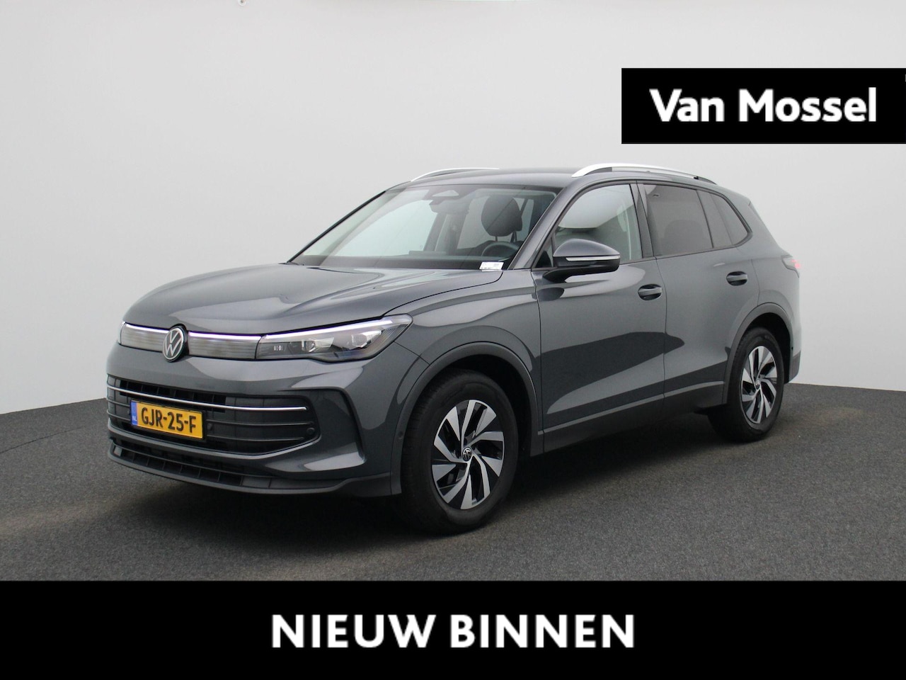 Volkswagen Tiguan - 1.5 eTSI Life Edition | Automaat | Navigatie | Airco | Parkeersensoren | Camera | 17 Inch - AutoWereld.nl