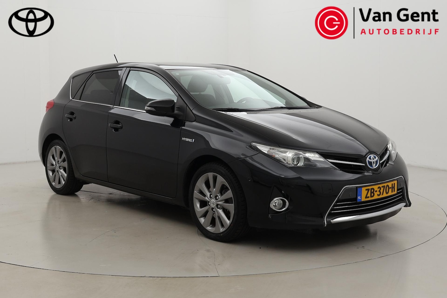 Toyota Auris - 1.8 Hybrid Executive | Panoramadak | Trekhaak | Stoelverwarming | Keyless | Cruise | Clima - AutoWereld.nl