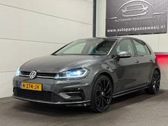 Volkswagen Golf - 1.5 TSI R-Line Stoelverwarming, LED, Parkeersensoren, Navigatie, Airco, Elektrische Ramen,