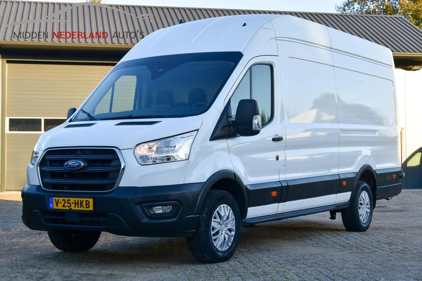 Ford Transit - 350 2.0 TDCI L4H2 DC Trend RWD * CAMERA * - AutoWereld.nl