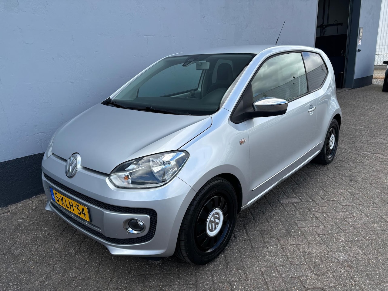 Volkswagen Up! - 1.0 high up! - Airco - LMV - AutoWereld.nl