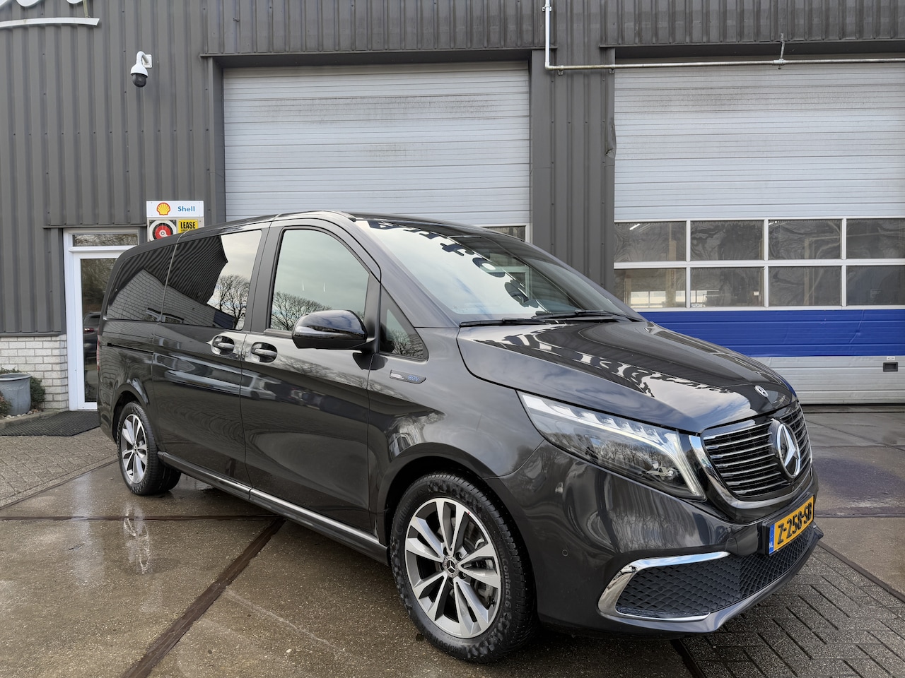 Mercedes-Benz EQV - 300 90 kWh L2 Avantgarde Luchtvering 8-Persoons €58.650,- Incl BTW - AutoWereld.nl