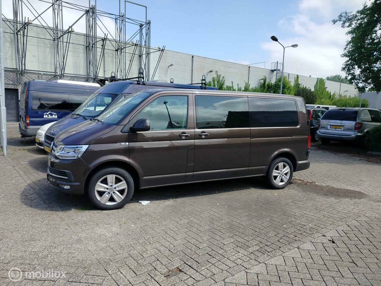 Volkswagen Transporter - 2.0 TDI L2H1 DC Highline 2.0 TDI L2H1 DC Highline - AutoWereld.nl