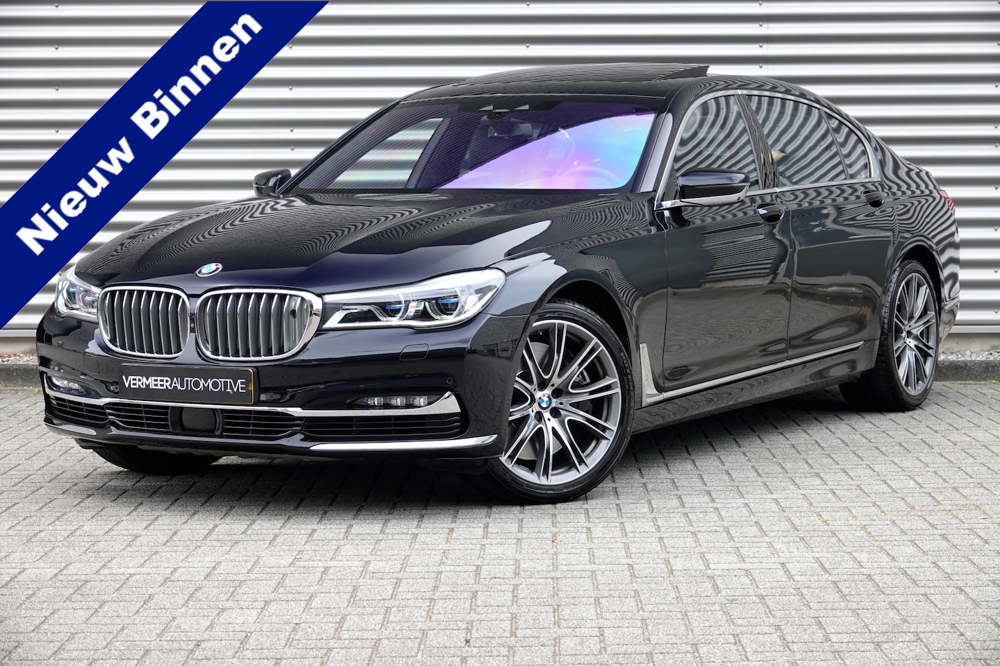BMW 7-serie - M760Li xDrive 610 PK V12 | Sky Lounge | Night Vision | Chauffeurspakket | Laser | Schermen - AutoWereld.nl