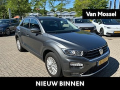 Volkswagen T-Roc - 1.5 TSI Style | Automaat | Camera | parkeersensoren voor/achter | 16 Inch Velgen | Airco |