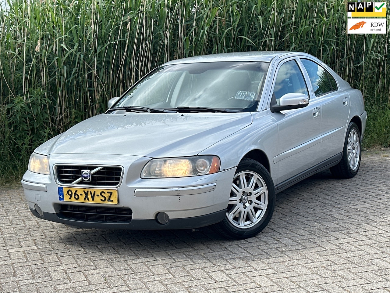 Volvo S60 - 2.4 Edition II Airco Leder Stoelverwarming Trekhaak Nieuwe Apk - AutoWereld.nl