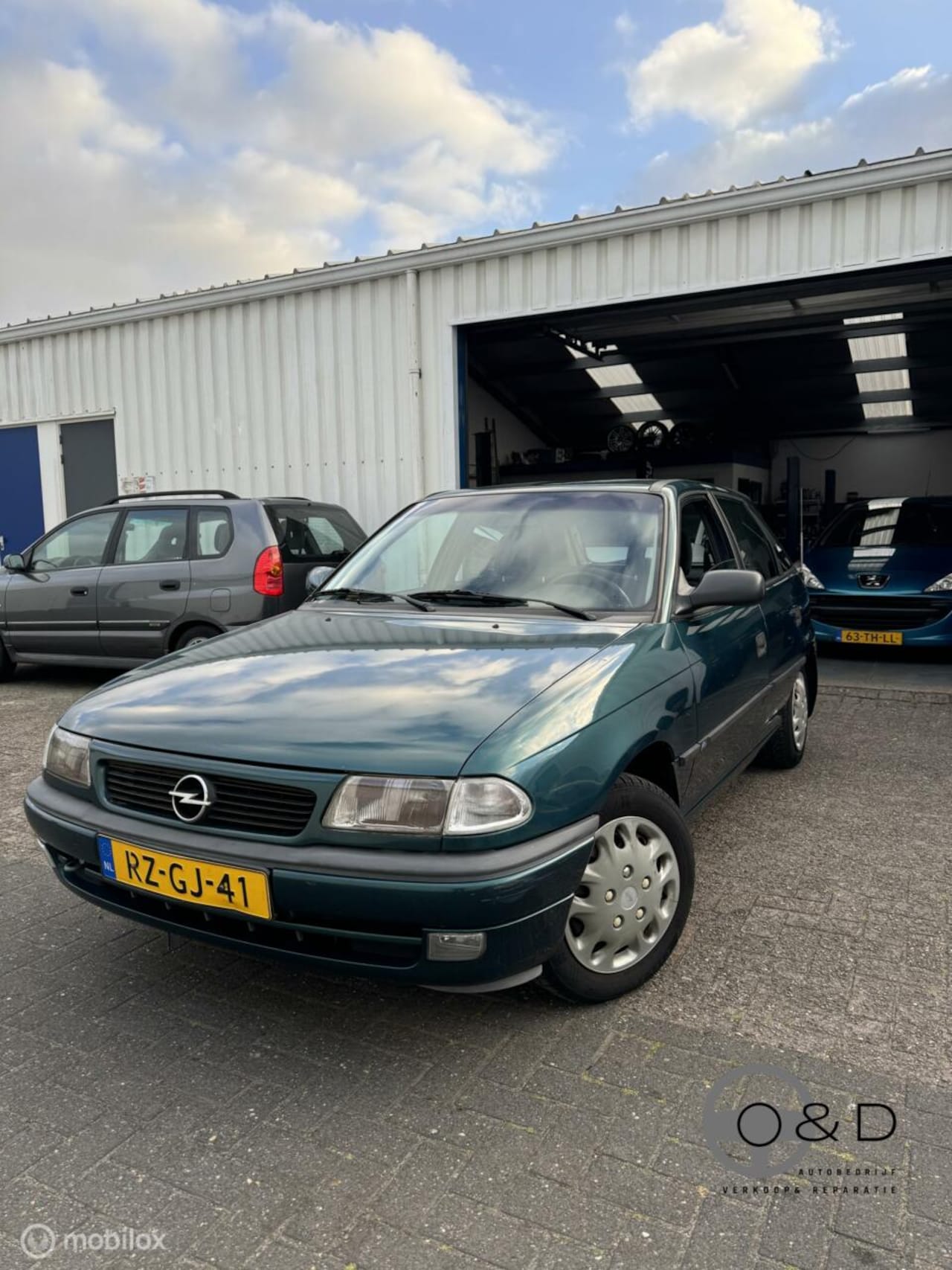Opel Astra - 1.6i Season | Automaat | Lage km | APK | Trekhaak - AutoWereld.nl