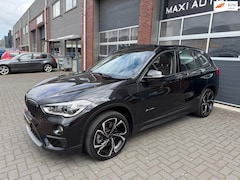 BMW X1 - XDrive20i 192PK AUT High Executive LED Pano Navi HUD
