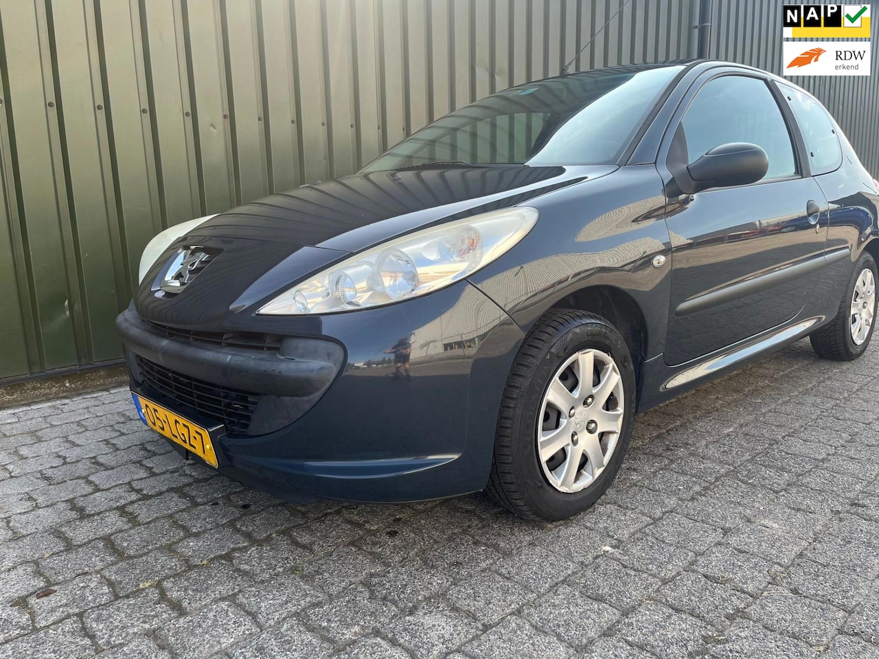 Peugeot 206 - 1.1 XR 1.1 XR NIEUWE APK ! - AutoWereld.nl