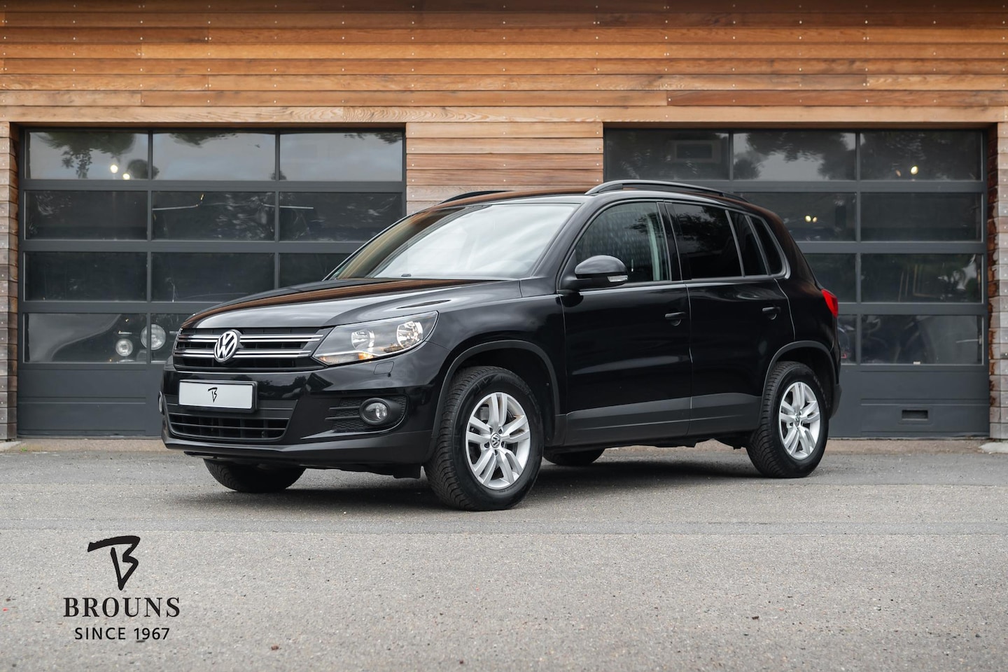 Volkswagen Tiguan - 1.4 TSI Comfort&Design | Voorverw & Ventl | Stoelverw | Cruise - AutoWereld.nl