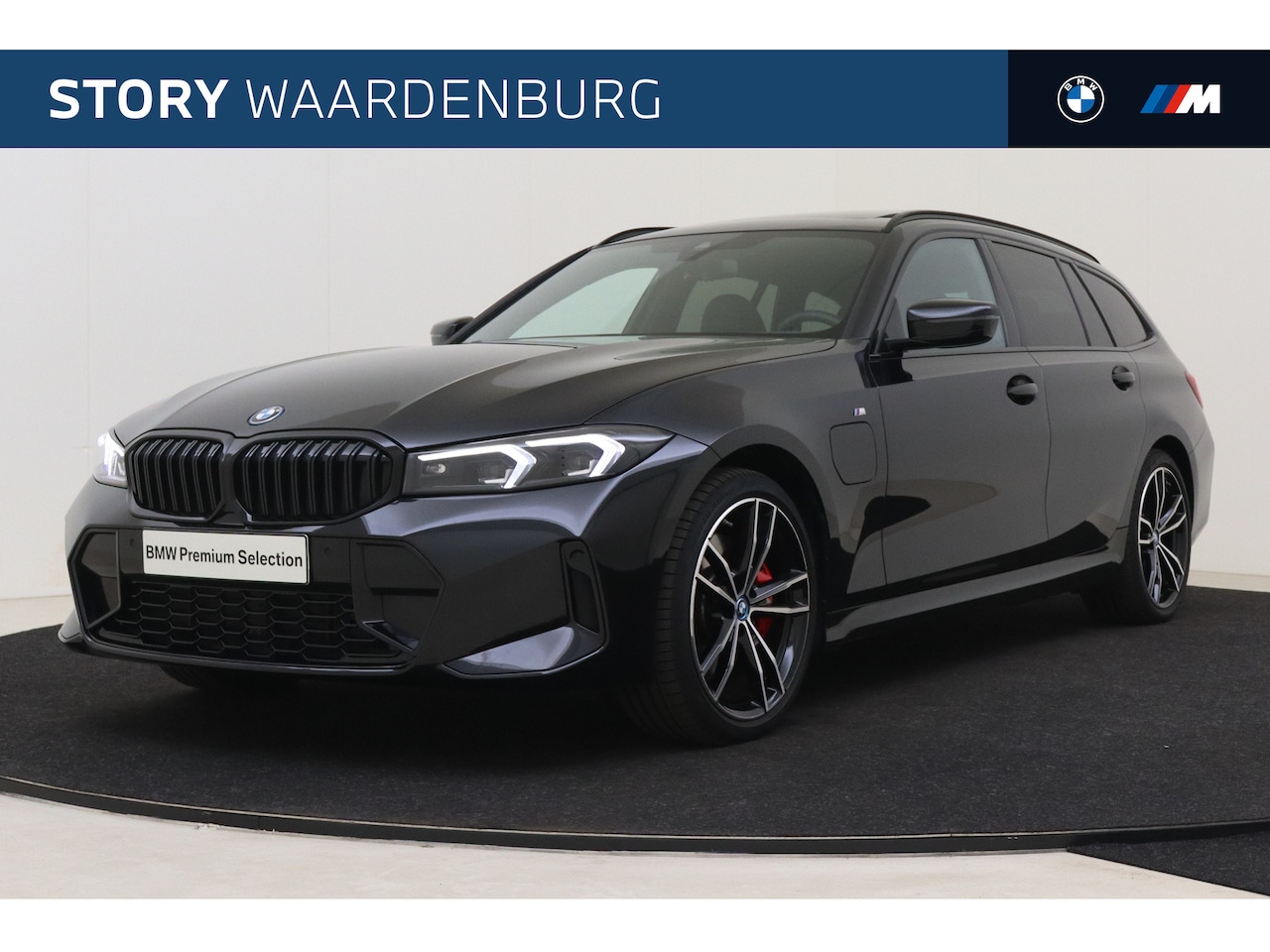 BMW 3-serie Touring - 330e M Sport Automaat / Panoramadak / Sportstoelen / LED / Harman Kardon / Live Cockpit Pl - AutoWereld.nl