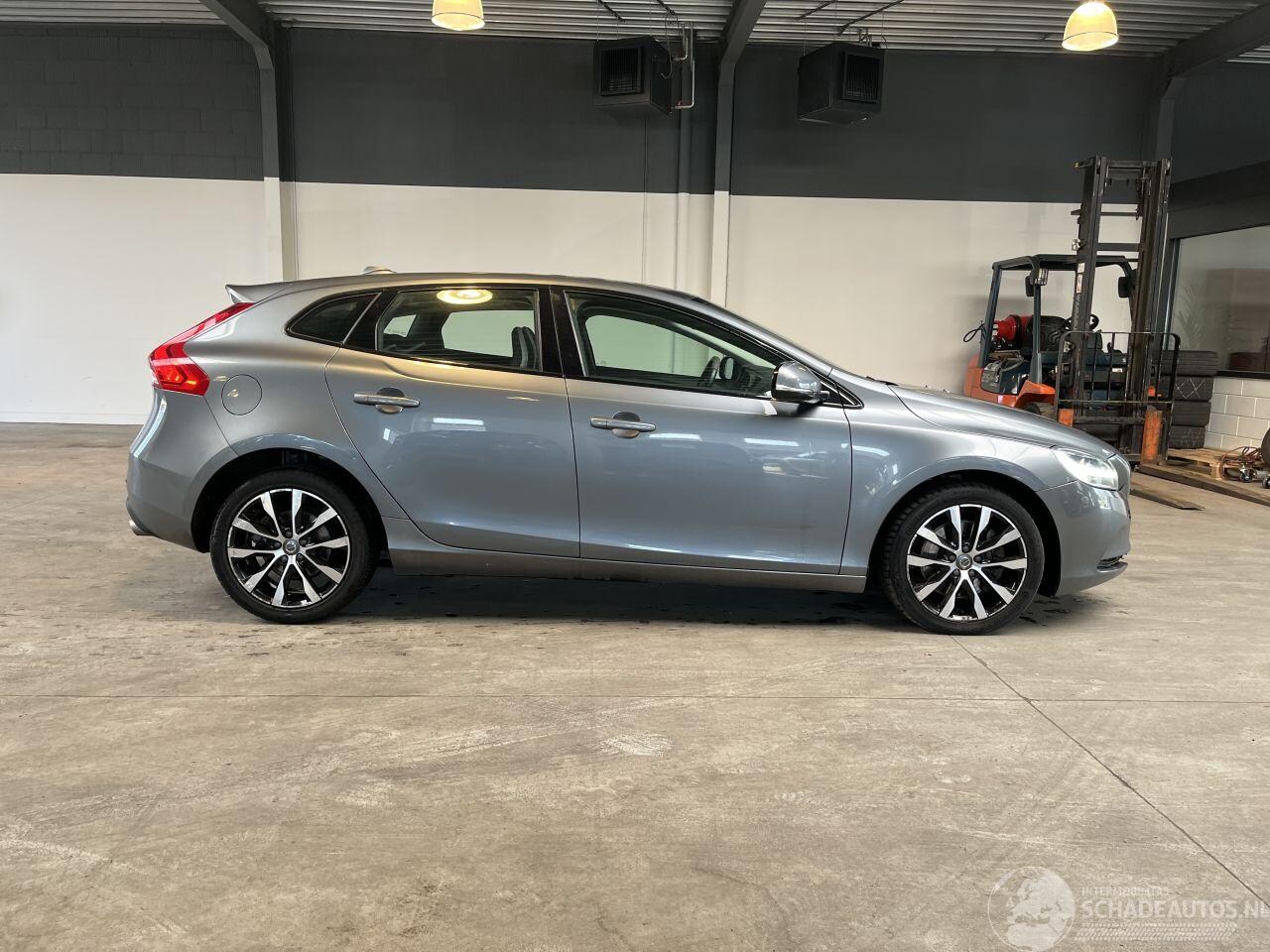 Volvo V40 - V-40 1.5 T3 Dynamic Edition NL NAP!