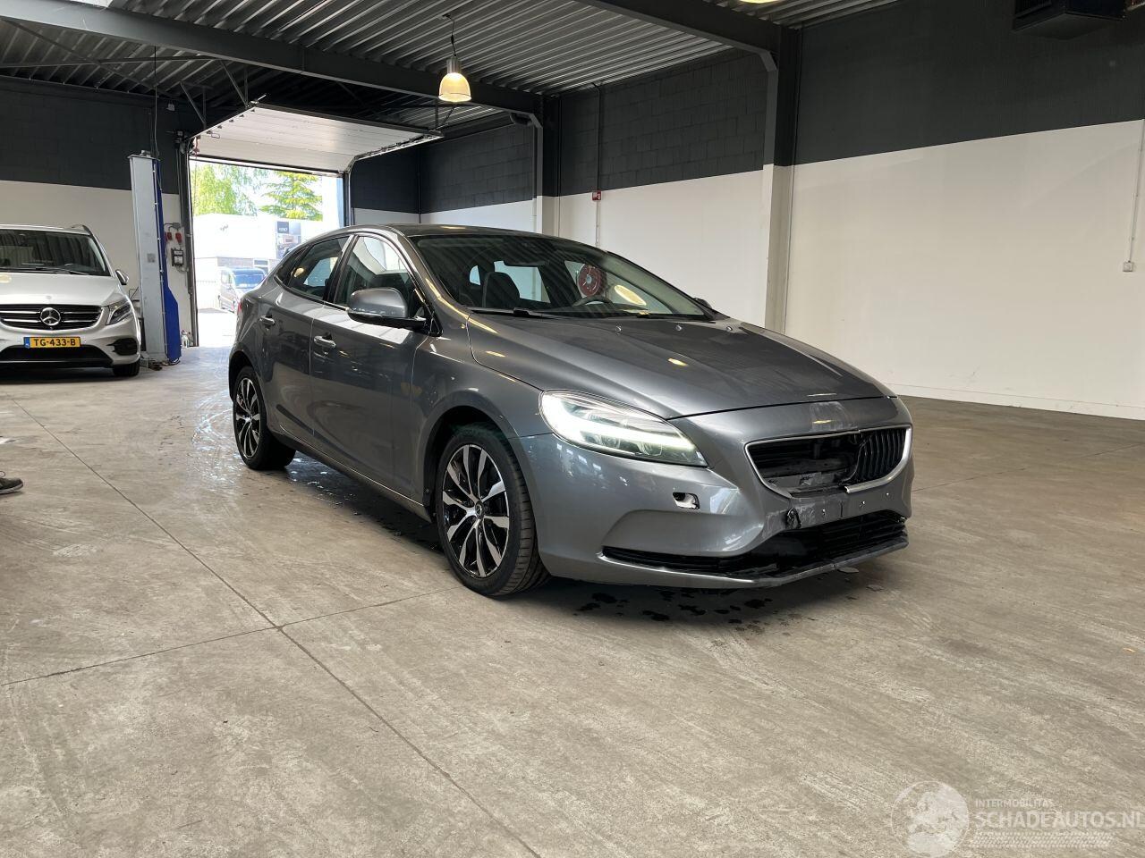 Volvo V40 - V-40 1.5 T3 Dynamic Edition NL NAP!