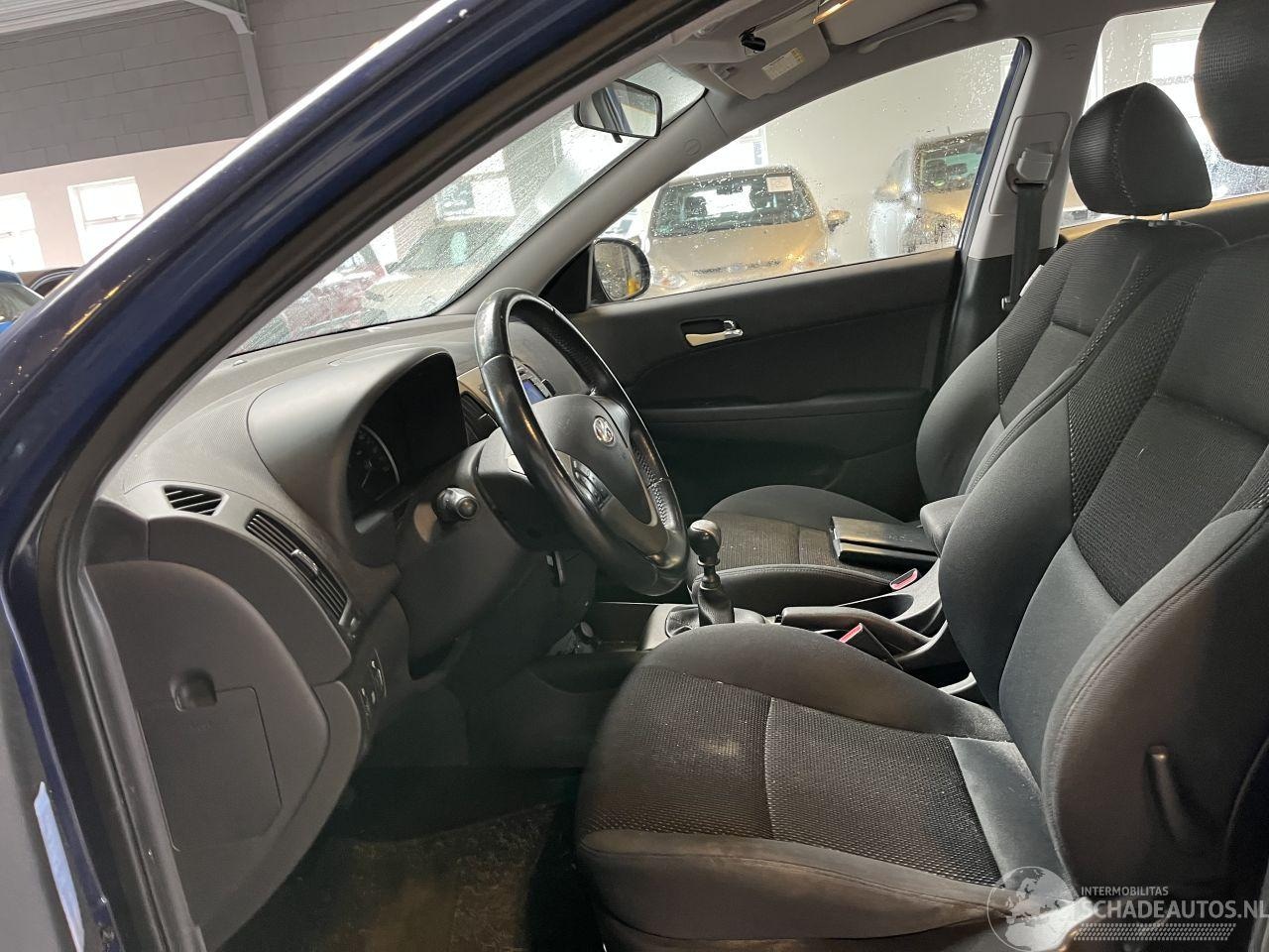 Hyundai i30 CW - I-30 1.4i Blue Dynamic