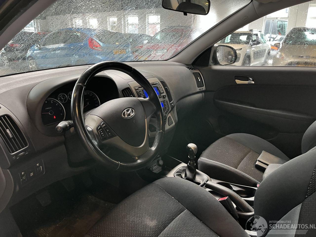 Hyundai i30 CW - I-30 1.4i Blue Dynamic