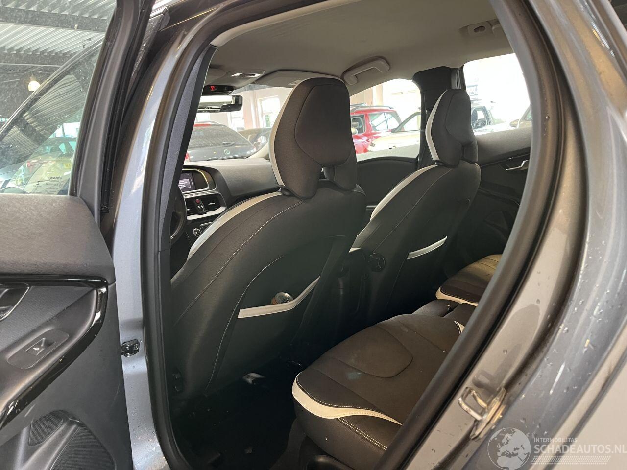 Volvo V40 - V-40 1.5 T3 Dynamic Edition NL NAP!