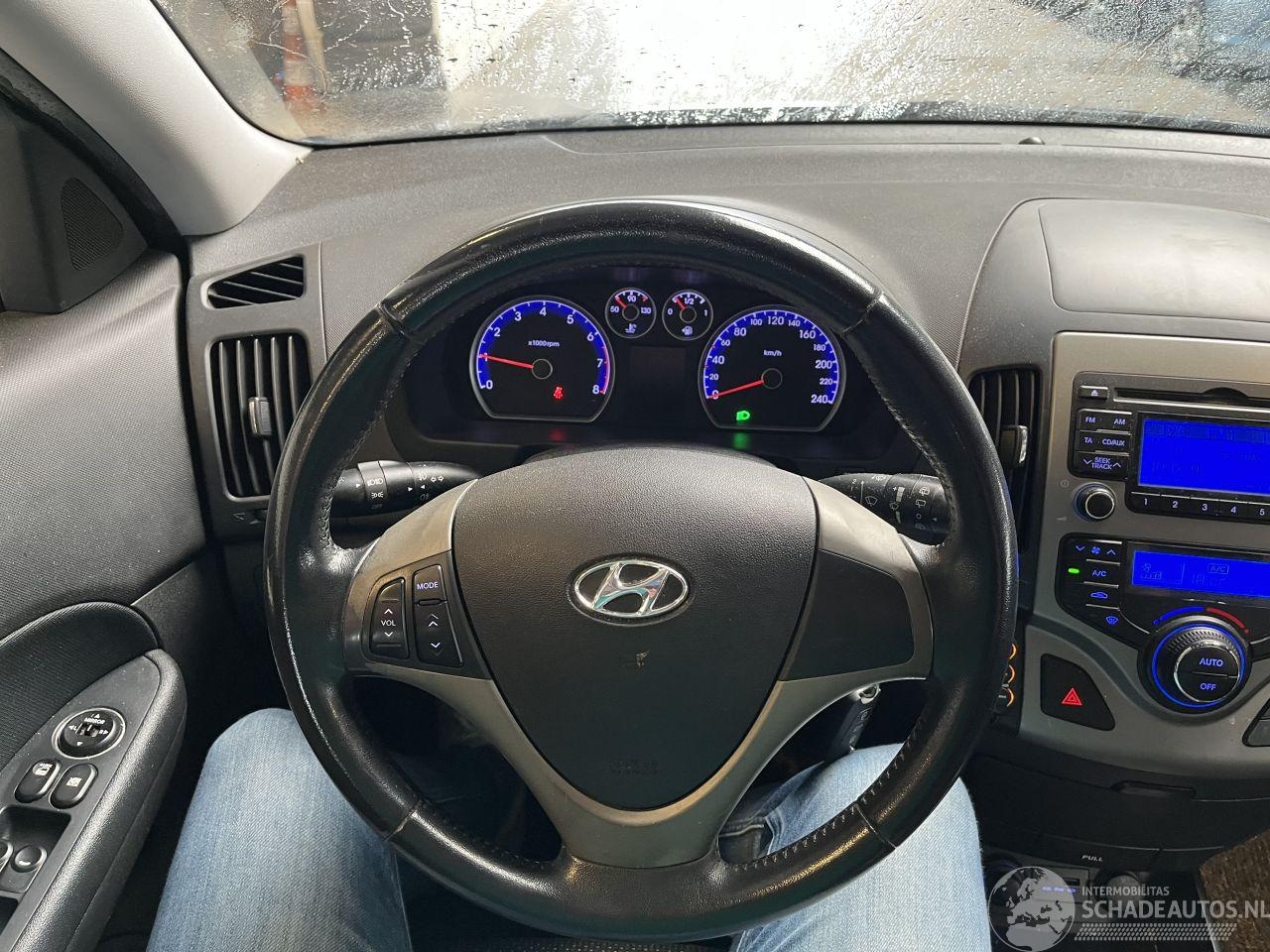 Hyundai i30 CW - I-30 1.4i Blue Dynamic