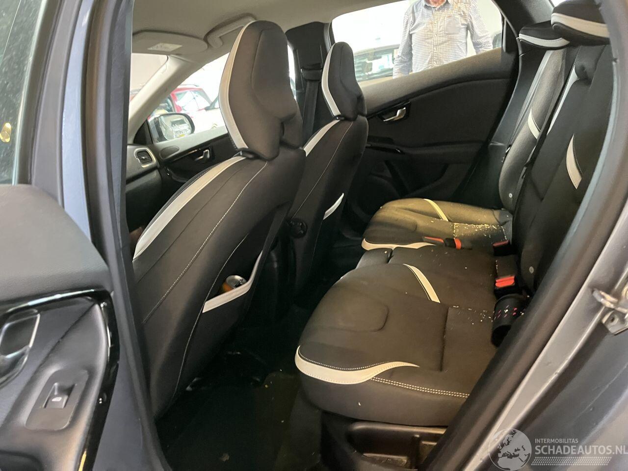 Volvo V40 - V-40 1.5 T3 Dynamic Edition NL NAP!