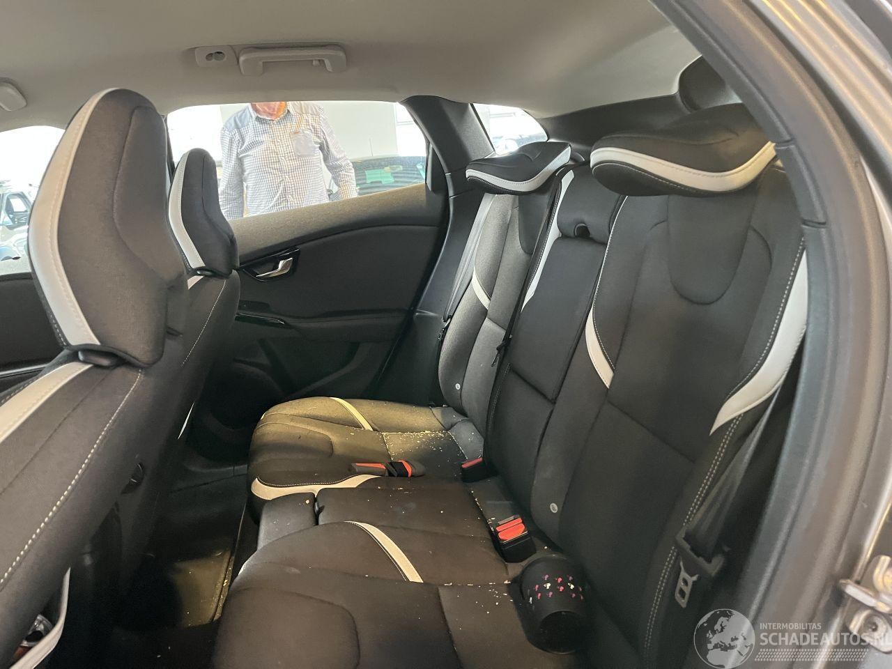 Volvo V40 - V-40 1.5 T3 Dynamic Edition NL NAP!