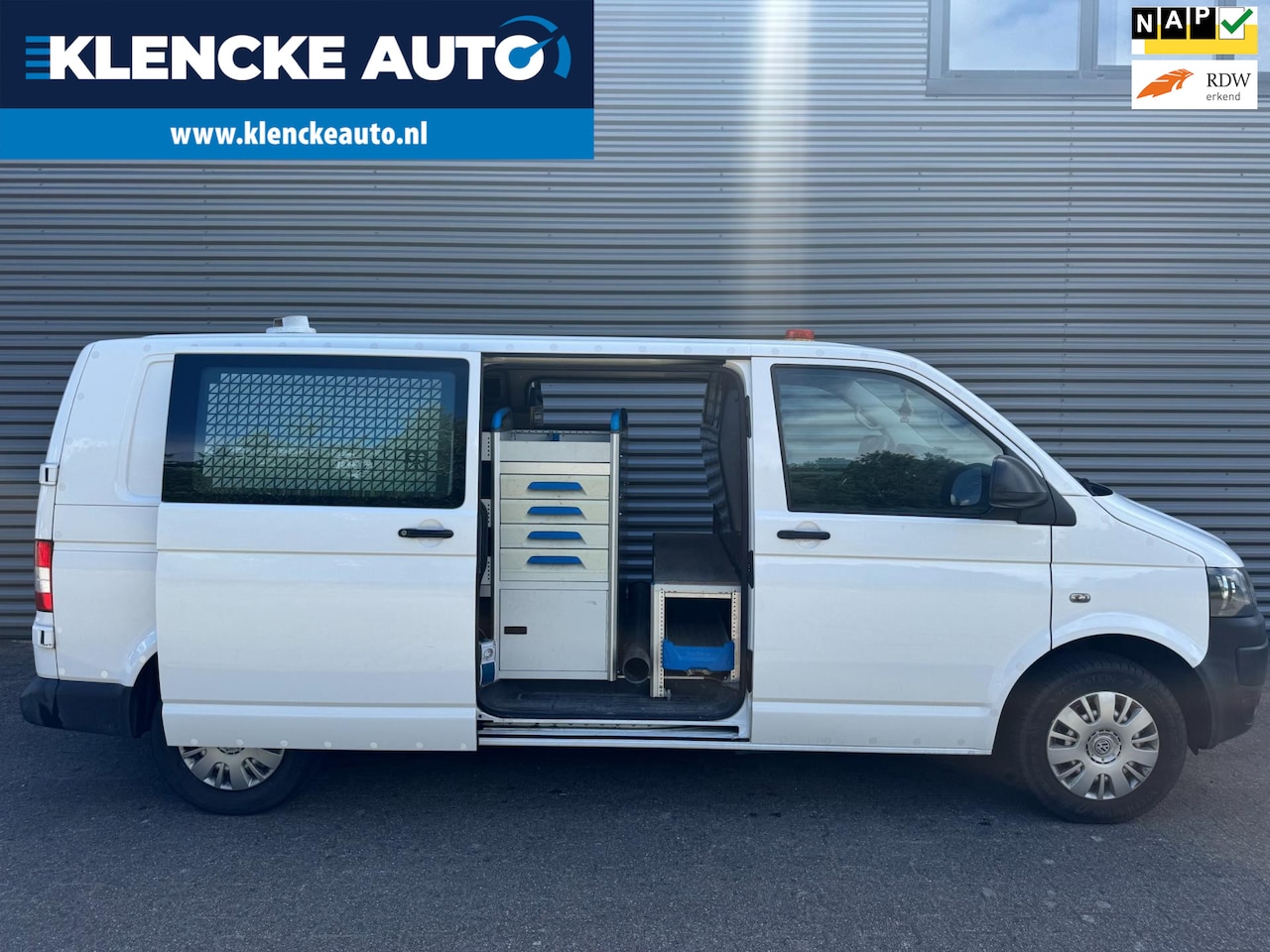 Volkswagen Transporter - 2.0 TDI L2H1 183.362km 2x Schuifdeur LUXE INBOUW 220v Cruise ctrl Trekhaak - AutoWereld.nl