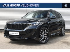 BMW iX1 - eDrive20 M Sport / Panoramadak / Sportstoelen / Comfort Access / M Adaptief onderstel / Ad
