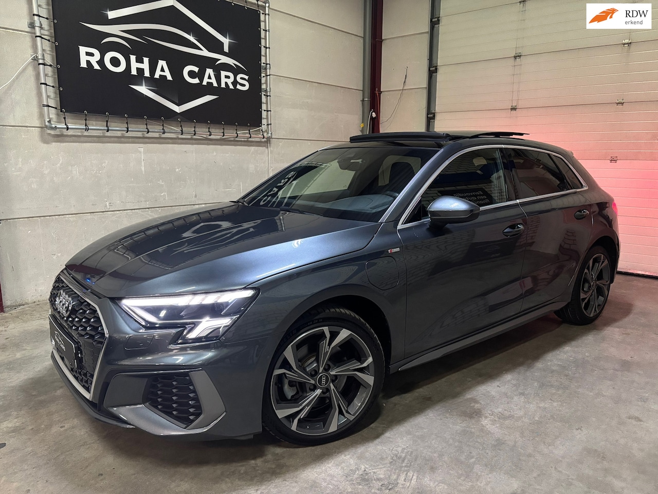 Audi A3 Sportback - 40 TFSI e 3x S line panorama - AutoWereld.nl