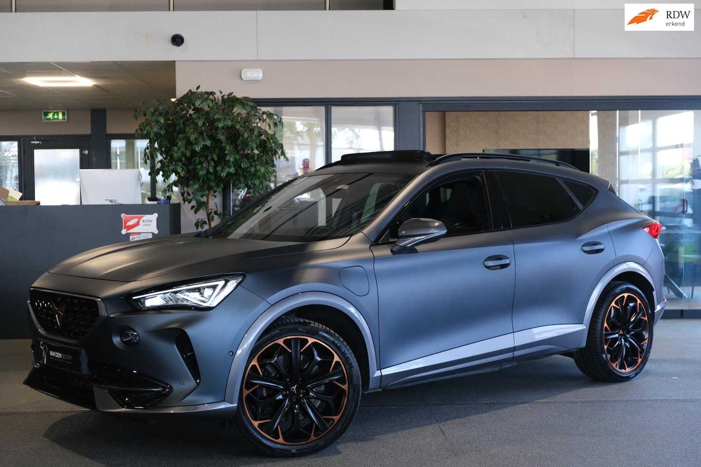 CUPRA Formentor - 1.4 e-Hybrid VZ Copper Edition MATT Pano Navi ACC Trek Leder 360cam PDC VOL - AutoWereld.nl