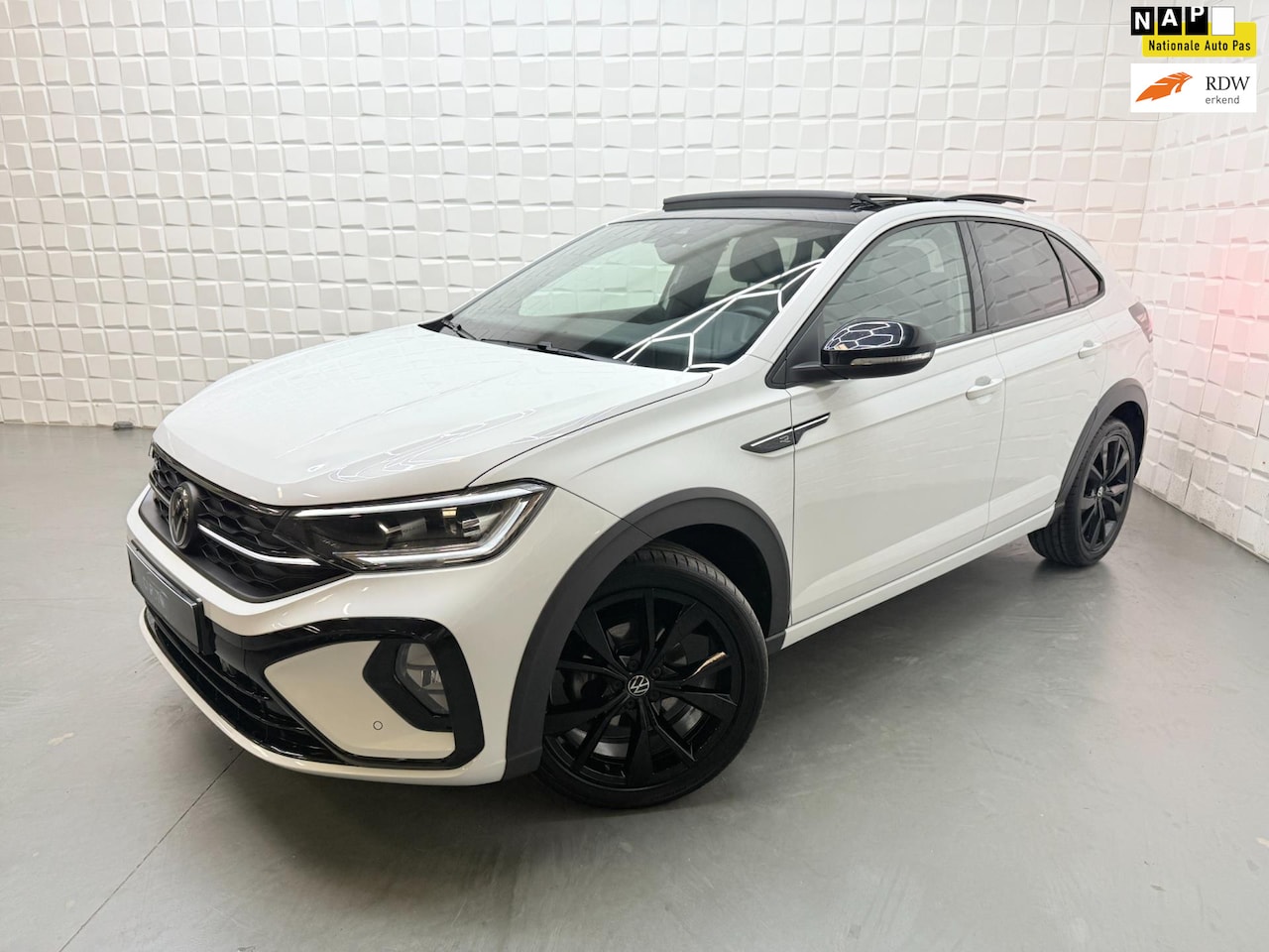 Volkswagen Taigo - 1.5 TSI 3x R Line VIRTUAL PANO IQ CAM ACC - AutoWereld.nl