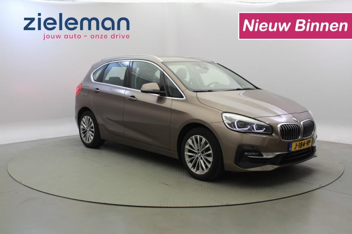 BMW 2-serie Active Tourer - 218i High Executive Automaat - Camera, Leer, Afn. Trekhaak - AutoWereld.nl