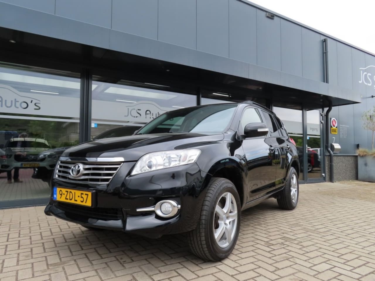 Toyota RAV4 - 2.0 VVTI Comfort 2WD Airco Trekhaak 17 inch 2011 - AutoWereld.nl