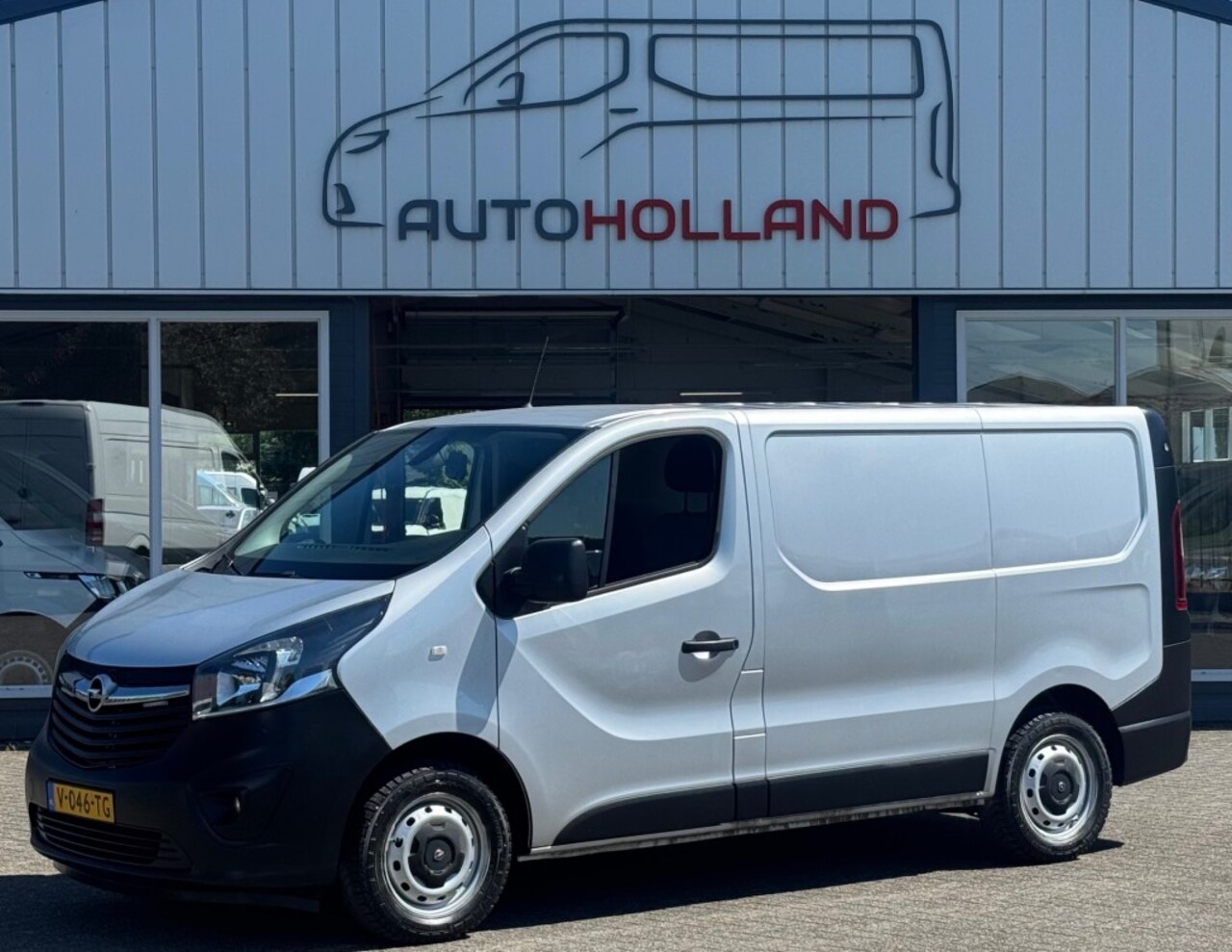Opel Vivaro - 1.6 CDTI 92KW 125PK EURO 6 AIRCO/ CRUISE CONTROL/ NAVIGATIE/ 100 - AutoWereld.nl
