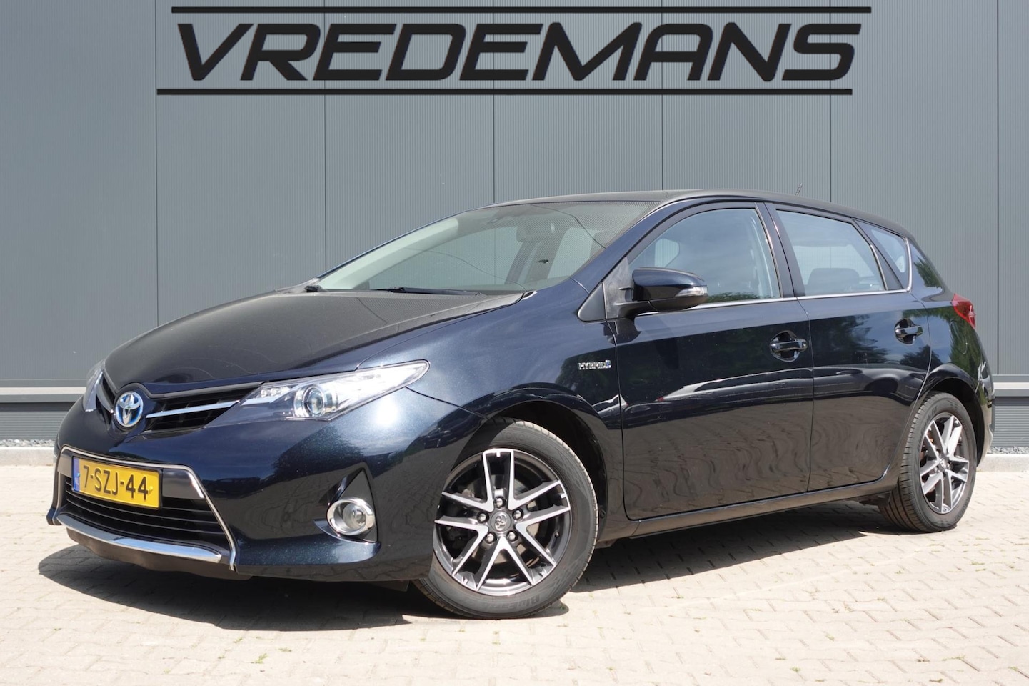 Toyota Auris - 1.8 Hybrid Dynamic / DALERONDERH. - AutoWereld.nl