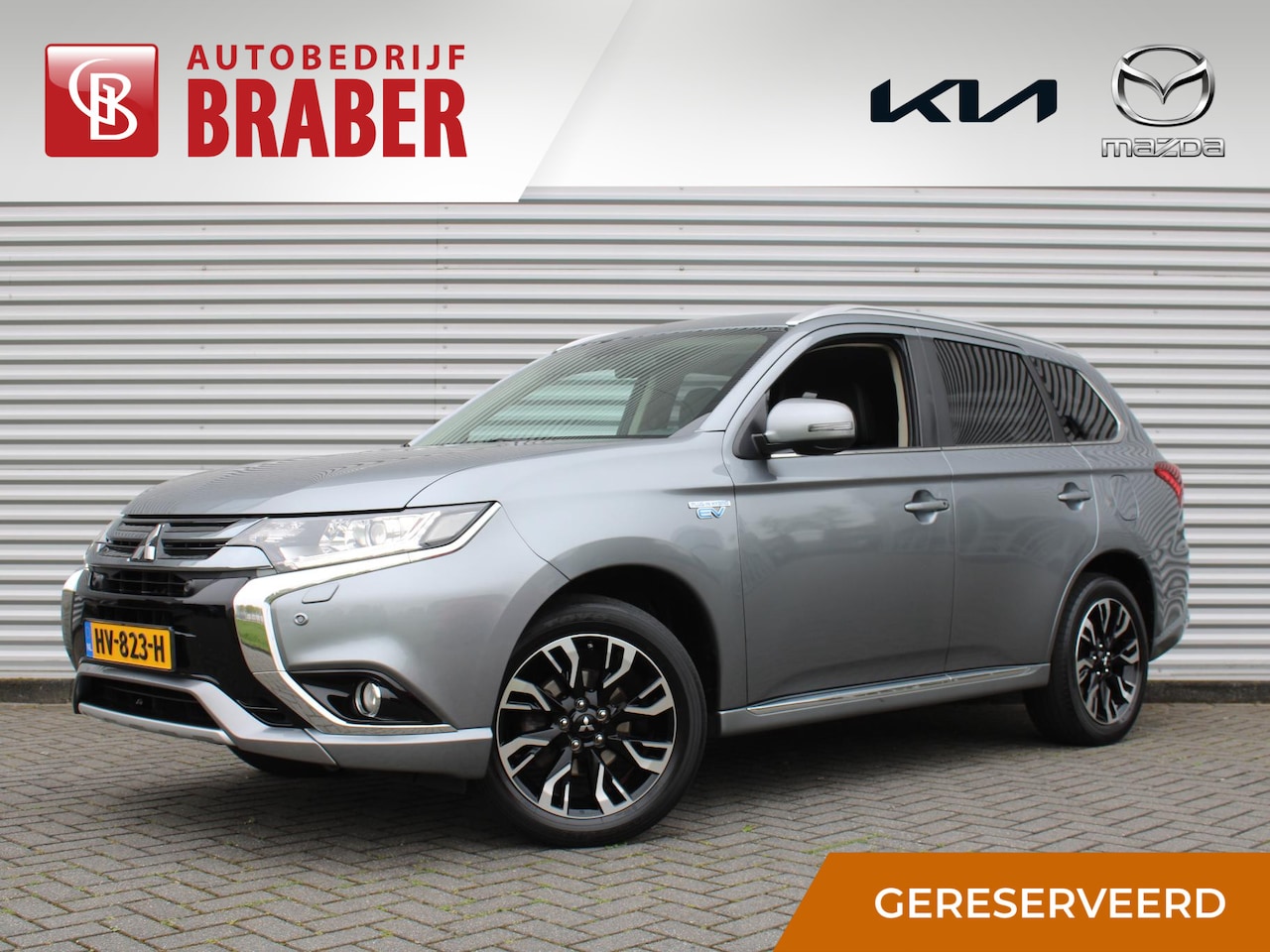 Mitsubishi Outlander - 2.0 PHEV Executive Edition | 18"LM | Clima | Cruise | Stoelverwarming | Dakdragers | Winte - AutoWereld.nl