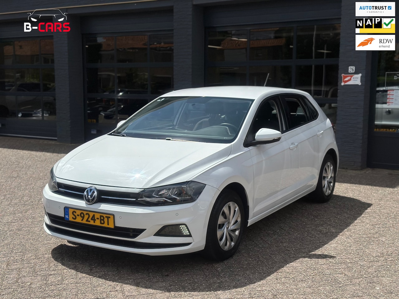 Volkswagen Polo - 1.0 TSI Highl PDC|STOELVW|DSG|CRUISE|NAVI|CARPLAY - AutoWereld.nl