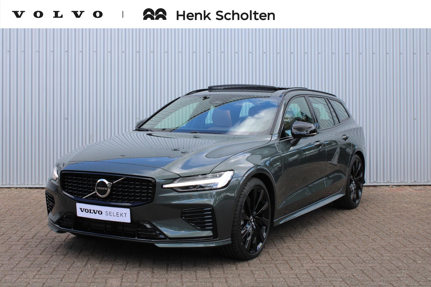 Volvo V60 - T6 Plug-in hybrid AWD Plus Dark | Geventileerde voorstoelen| Panorama dak| Trekhaak| Reini - AutoWereld.nl