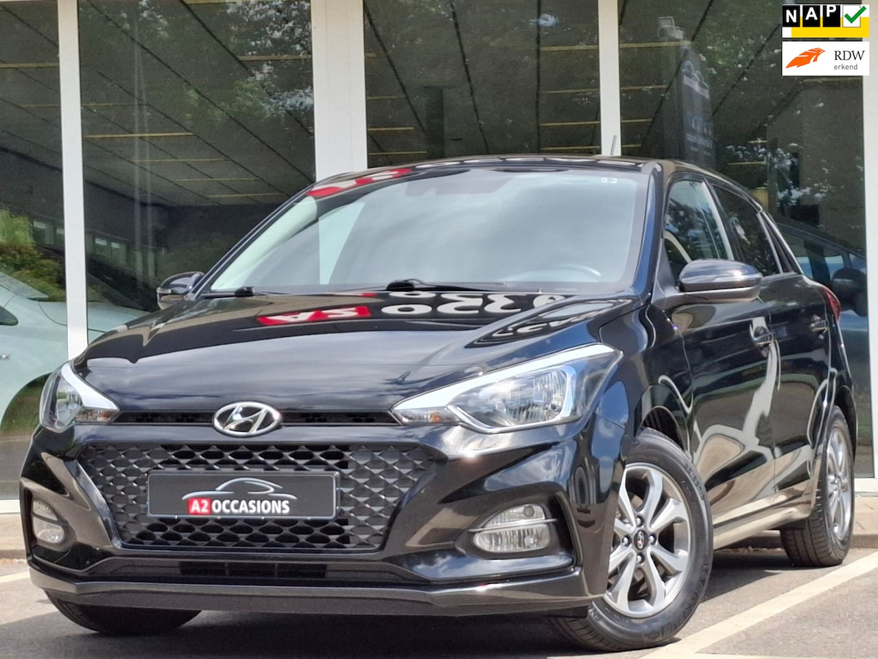 Hyundai i20 - 1.2 4 Cilinder Camera/Bluetooth/Navi/Stoel en stuurverw - AutoWereld.nl