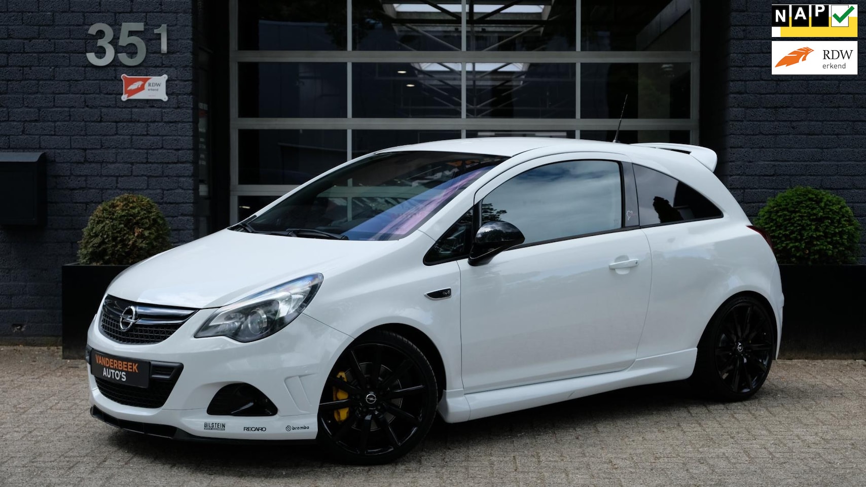 Opel Corsa - 1.6-16V Turbo OPC Nürnburgring Edition 1.6-16V Turbo OPC Nürnburgring Edition 211PK - AutoWereld.nl