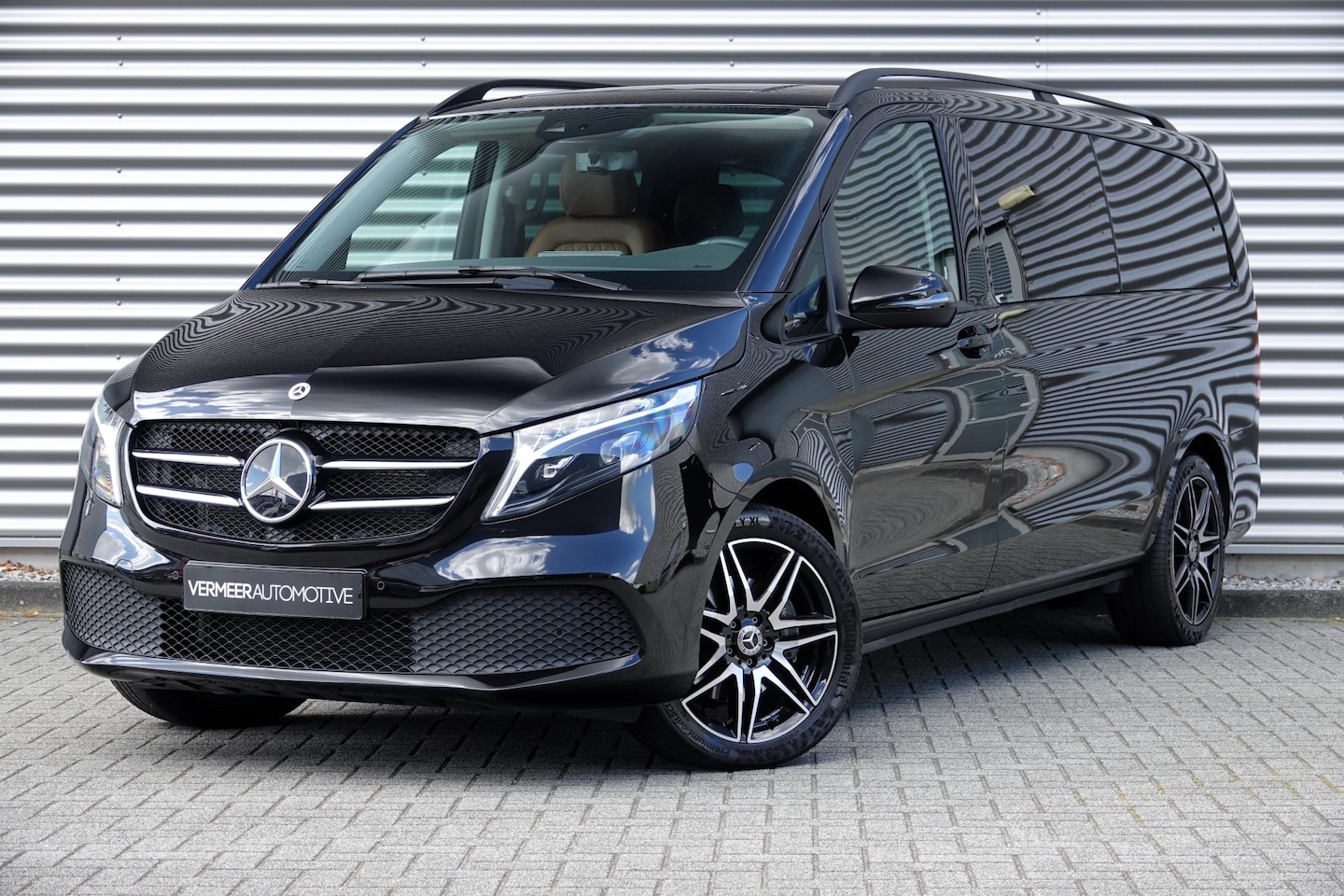 Mercedes-Benz V-klasse - 300d Extra Lang Dubbel Cabine | 4-Matic | Luchtvering | Leer | 19 Inch | Camera | - AutoWereld.nl
