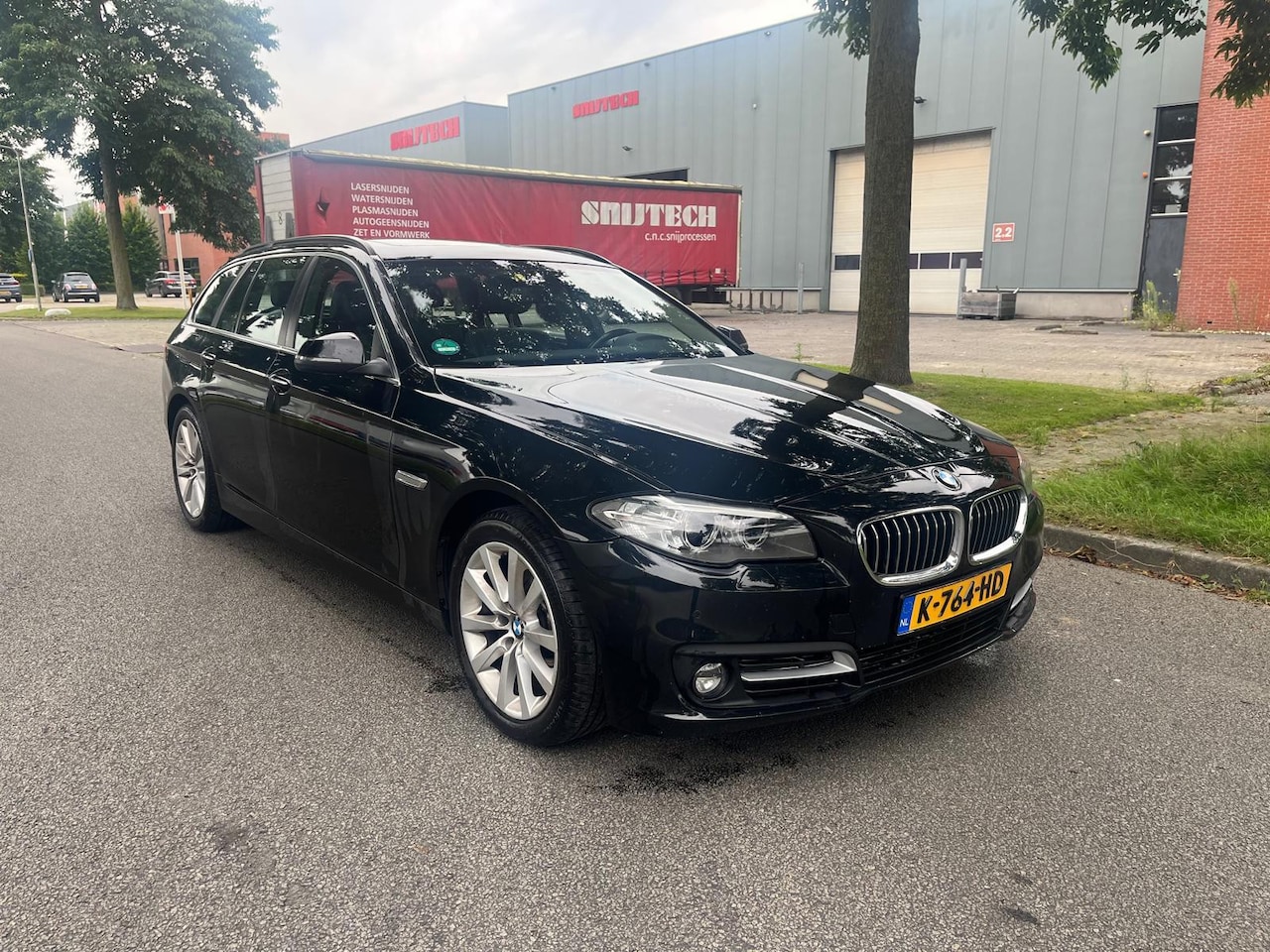 BMW 5-serie Touring - 520xd High Executive 4X4 EERSTE EIGENAAR - AutoWereld.nl