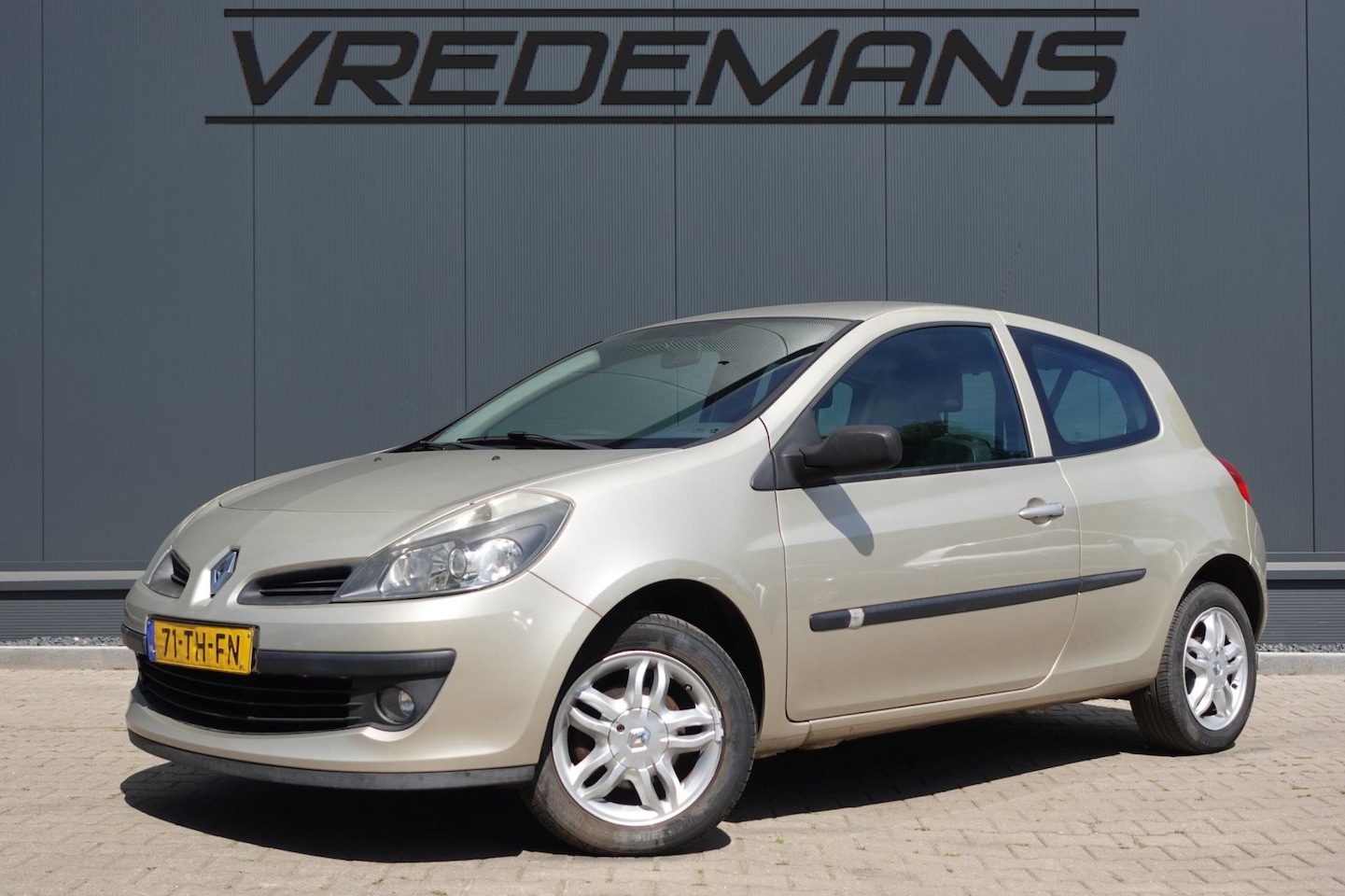 Renault Clio - 1.2-16V Expression 1.2-16V Expression - AutoWereld.nl