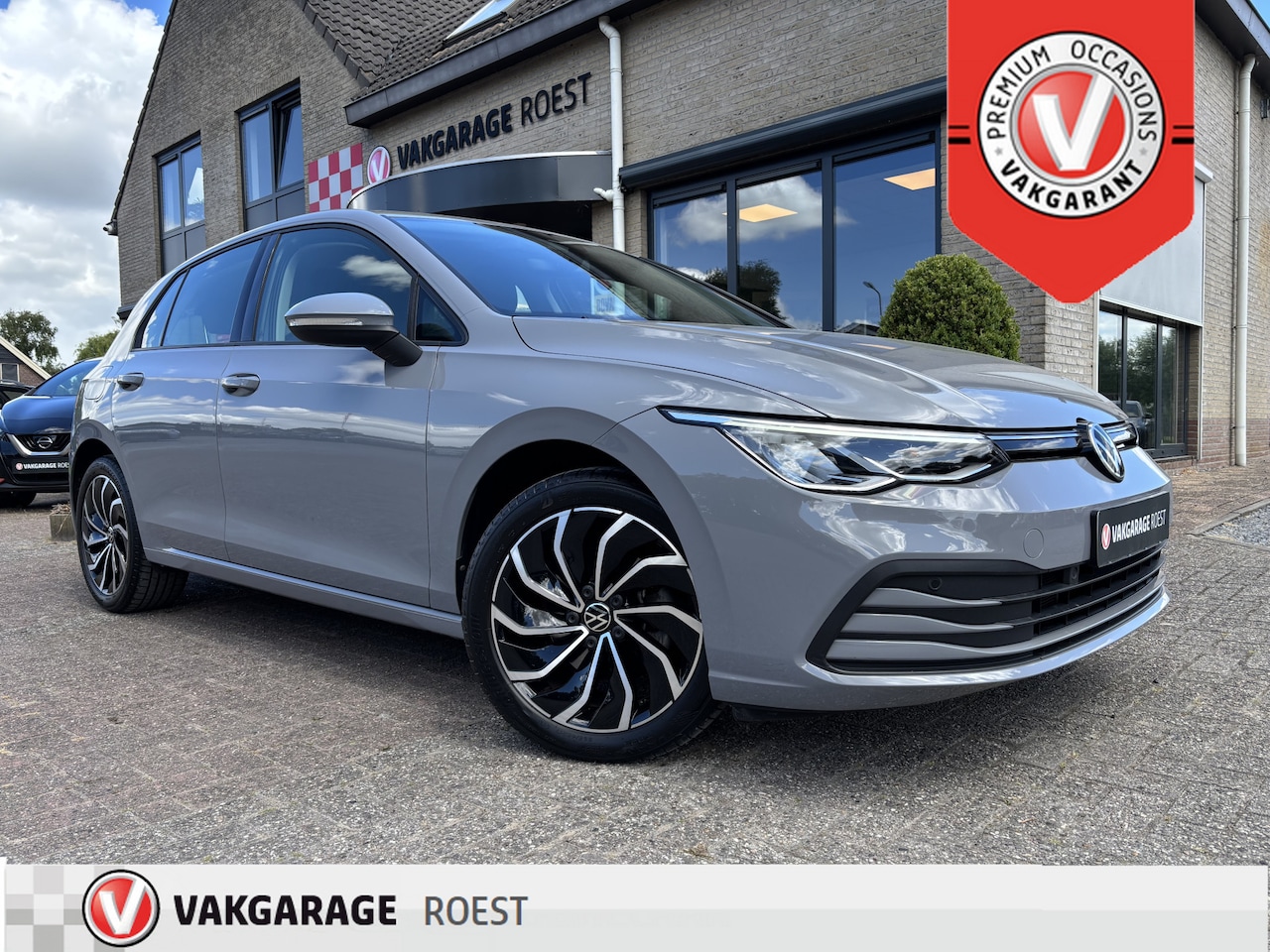 Volkswagen Golf - 5DRS 1.5 E-TSI Life Automaat Full LED / Digi-Dash / Navigatie - AutoWereld.nl