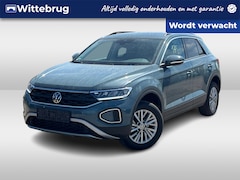 Volkswagen T-Roc - 1.5 TSI 150PK Life / Digitale Cockpit / Afneembare Trekhaak / Parkeersensoren V+A / Wirele