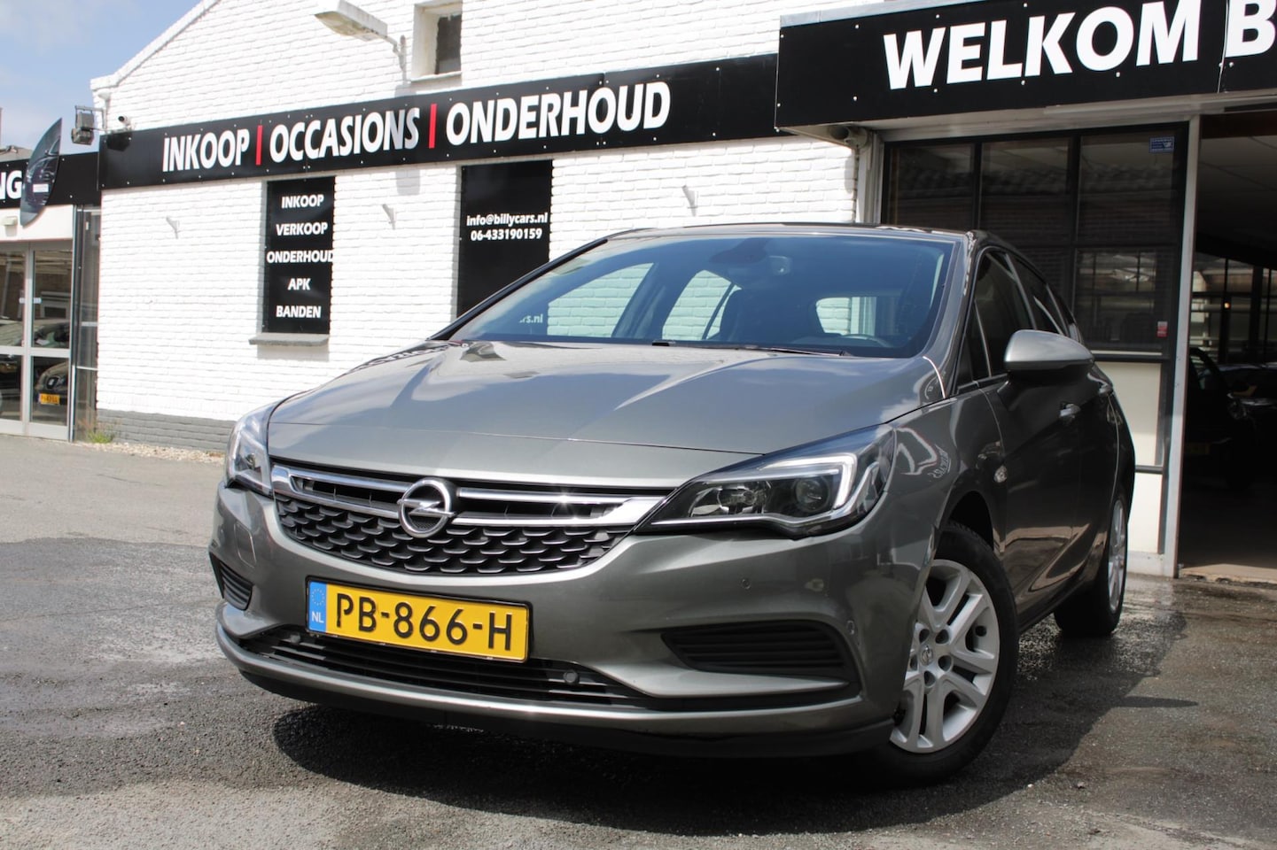 Opel Astra - 1.0 Online Edition / Navi / Achteruitcamera / Parkeersensoren / CruiseControl - AutoWereld.nl