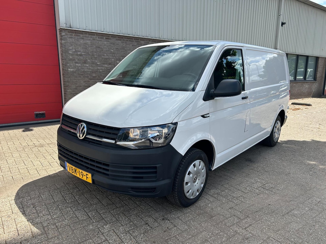 Volkswagen Transporter - 2.0 TDI L1H1 Economy Business Airco - AutoWereld.nl