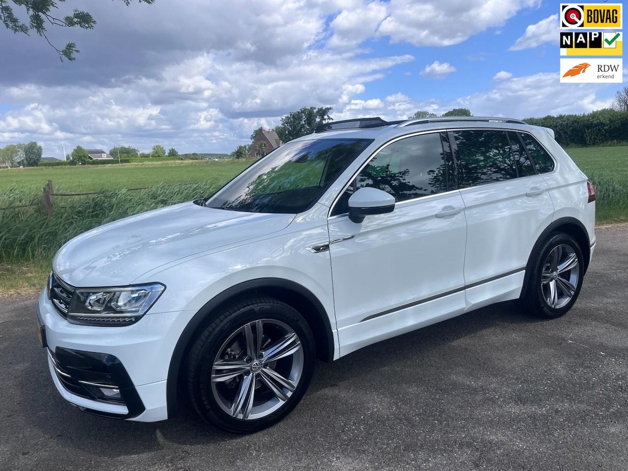 Volkswagen Tiguan - 1.5 TSI ACT Highline Business R 1.5 TSI ACT Highline Business R, dealer onderh. nieuwstaat - AutoWereld.nl