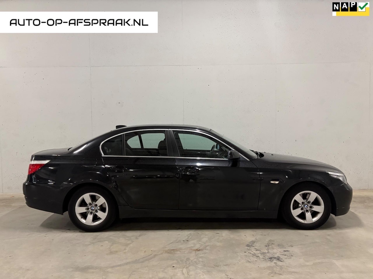BMW 5-serie - 525i Executive Leer Automaat Navi - AutoWereld.nl