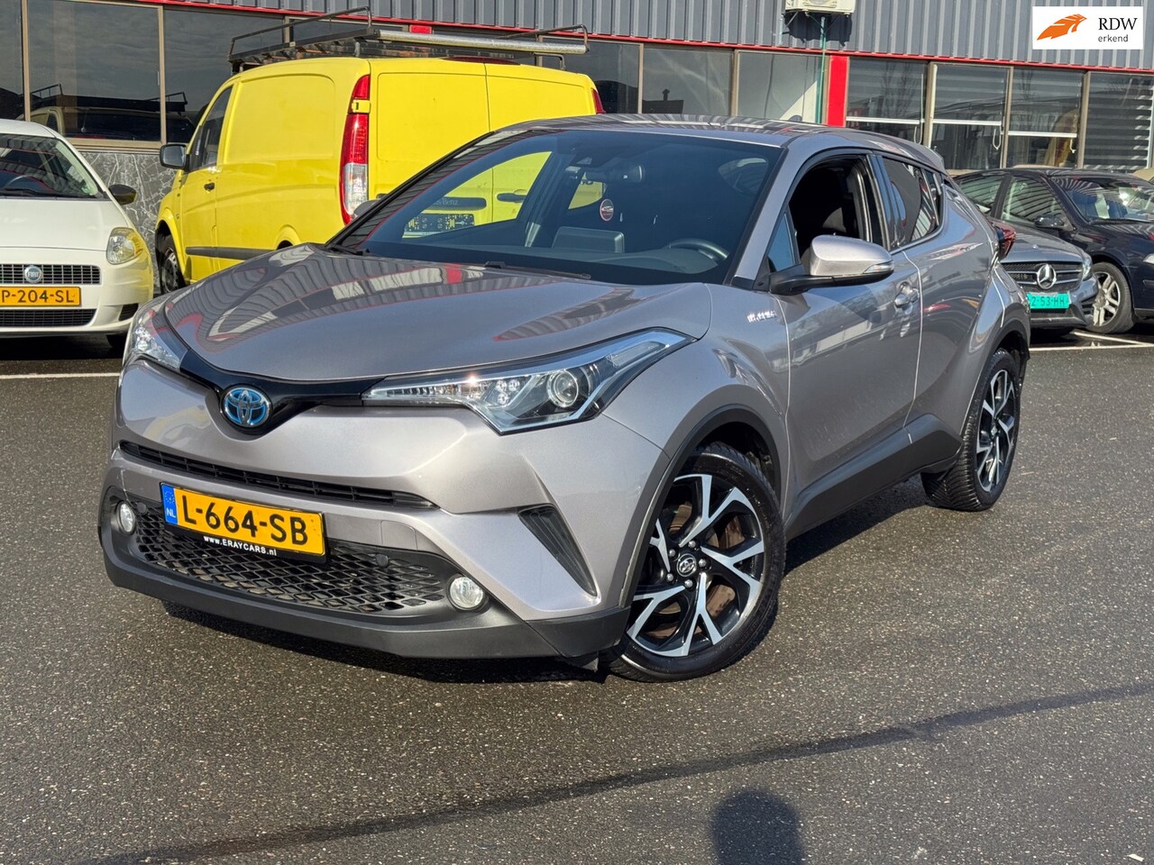 Toyota C-HR - 1.8 Hybrid Active / KEY LESS / AUTOMAAT / NAVI / SP VLG / OHB / NETTE AUTO / - AutoWereld.nl