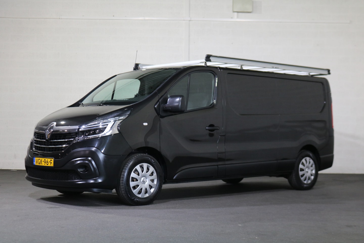 Renault Trafic - 2.0 dCi 145pk L2 H1 Airco Imperiaal Trekhaak - AutoWereld.nl