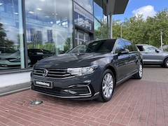 Volkswagen Passat Variant - 1.4 TSI PHEV GTE Business / 360 graden camera / Stoel verwarming voor / Navigatie / Carpla