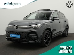 Volkswagen Tiguan - R-Line-Edition 1.5 110 kW / 150 pk eTSI SUV 7 vers /Panorama / Blackstyle/ 20 inch/ Matrix